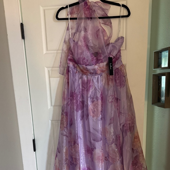 Lulus Dramatically Lovely Lavender Floral One-shoulder Maxi Dress Purple - Picture 2 of 2